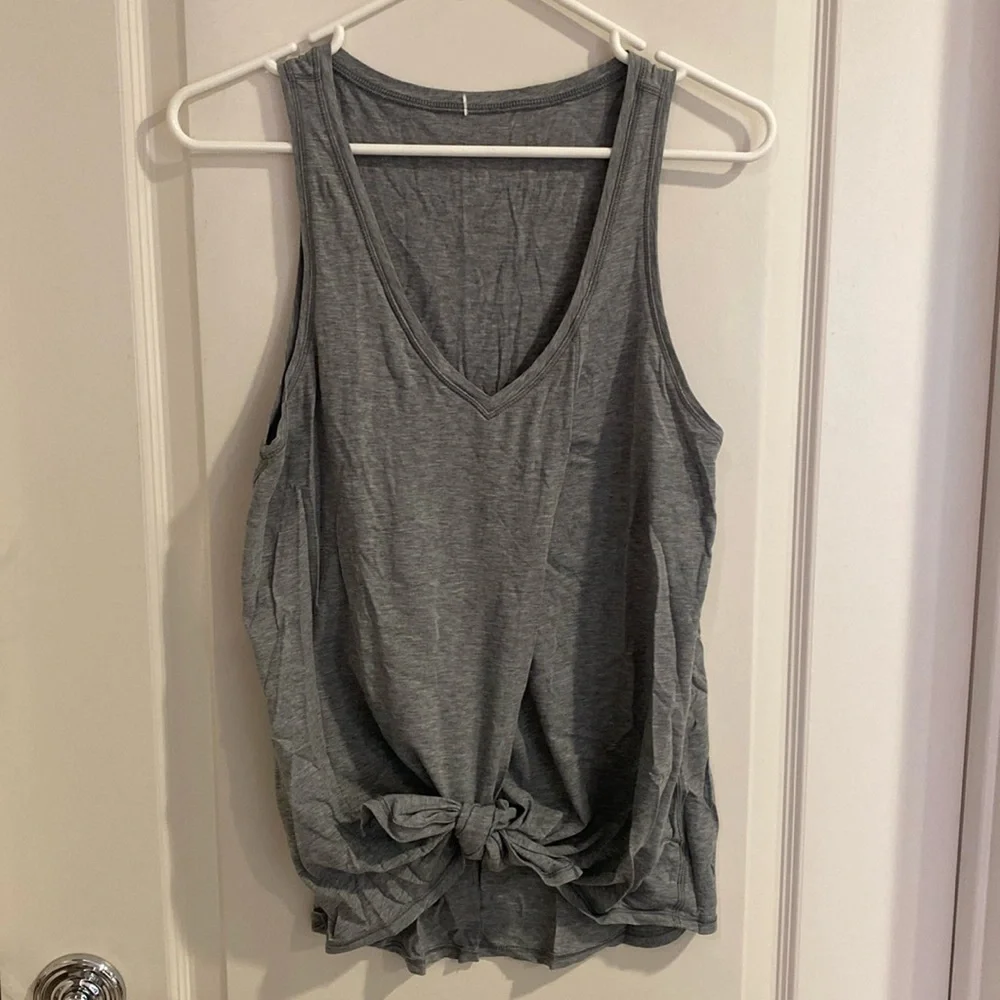 Lululemon gray tank shirt with tie size 6 - Picture 1 of 3